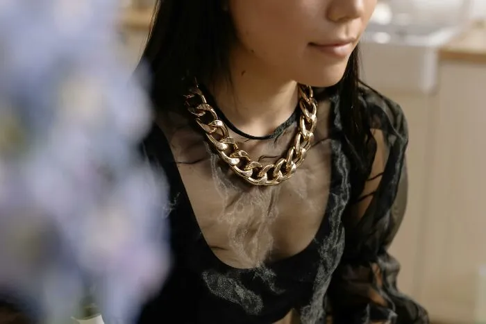 27 Times Someone’s Work Outfit Was So Inappropriate, They Were Asked To Change
