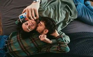 “Bisexuals Who Have Dated Both Genders – What Little Differences Surprised You?” (25 Answers)