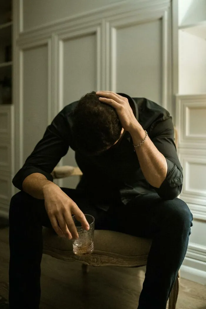 30 Absurd Bonuses That Made Employees Feel Undervalued At Work