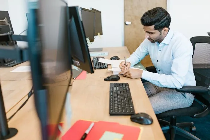Work Smarter, Not Harder: 30 People Who Found The Easiest Money Of Their Lives