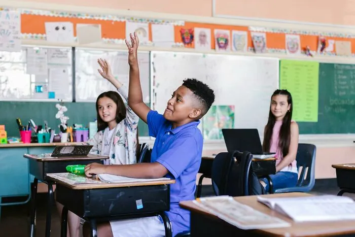 26 "Facts" We Were Taught As Truth In School That Turned Out to Be Complete Nonsense