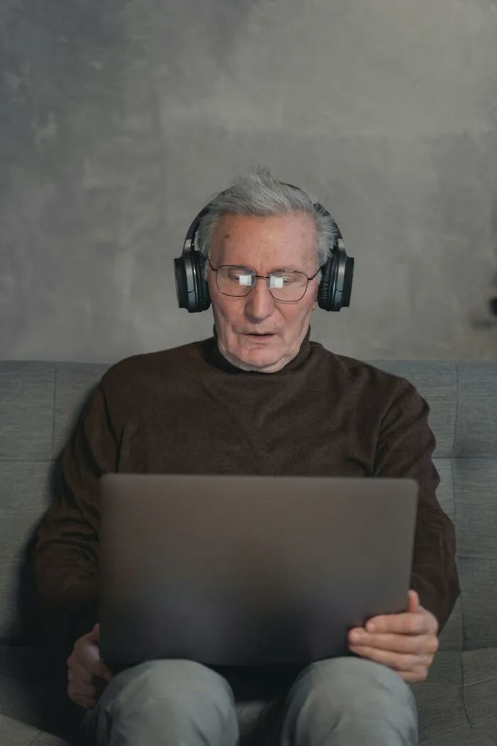 Work Smarter, Not Harder: 30 People Who Found The Easiest Money Of Their Lives