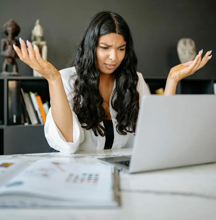 30 Absurd Bonuses That Made Employees Feel Undervalued At Work
