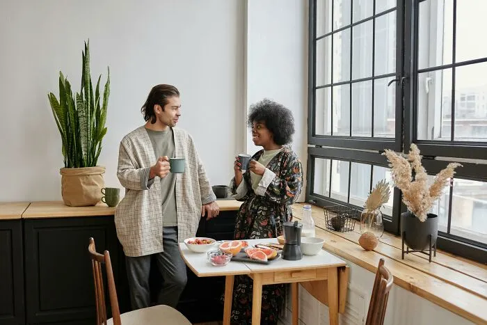 25 “Pretty Privilege” Experiences By Men That Prove How It Affects Them Just Like Women