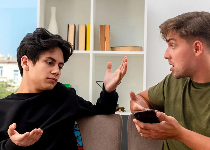 30 Times People Had A Heartbreaking Realization That Their Friends Were Fake