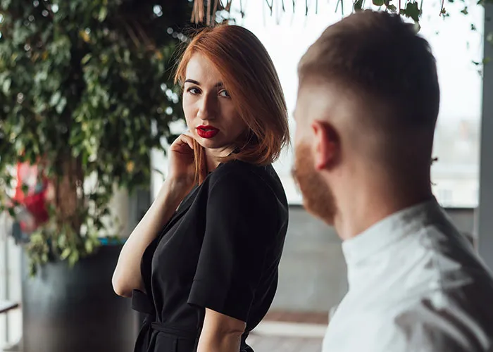 39 Red Flags That Some People Are Strangely Attracted To