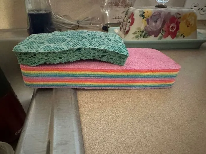 Peel, Clean, Repeat With This <a Style="Display:inline;" Href="Https://Www.amazon.com/Poychi-Microfiber-Extraordinary-Absorption-Everywhere/Dp/B0cns3v2h2?ie=utf8&th=1&linkcode=ll1&tag=bparmadillo-20&linkid=c59054a88669b325231b123605fa25ac&language=en_us&ref_=as_li_ss_tl" Target="_blank"><span Style="Font: Inherit; Color: #d74b1f;"> Microfiber Sponge With Peel-Away Layers </Span> That Stays Fresh And Effective, Layer After Layer