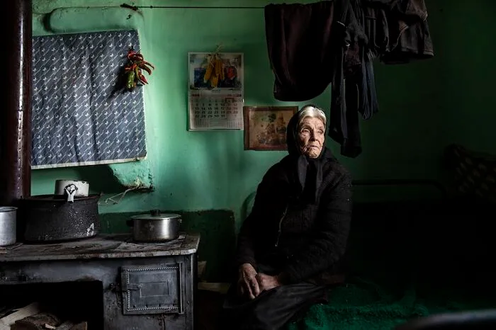 23 Powerful Images Of The World’s Invisible Women, By Michele Zousmer