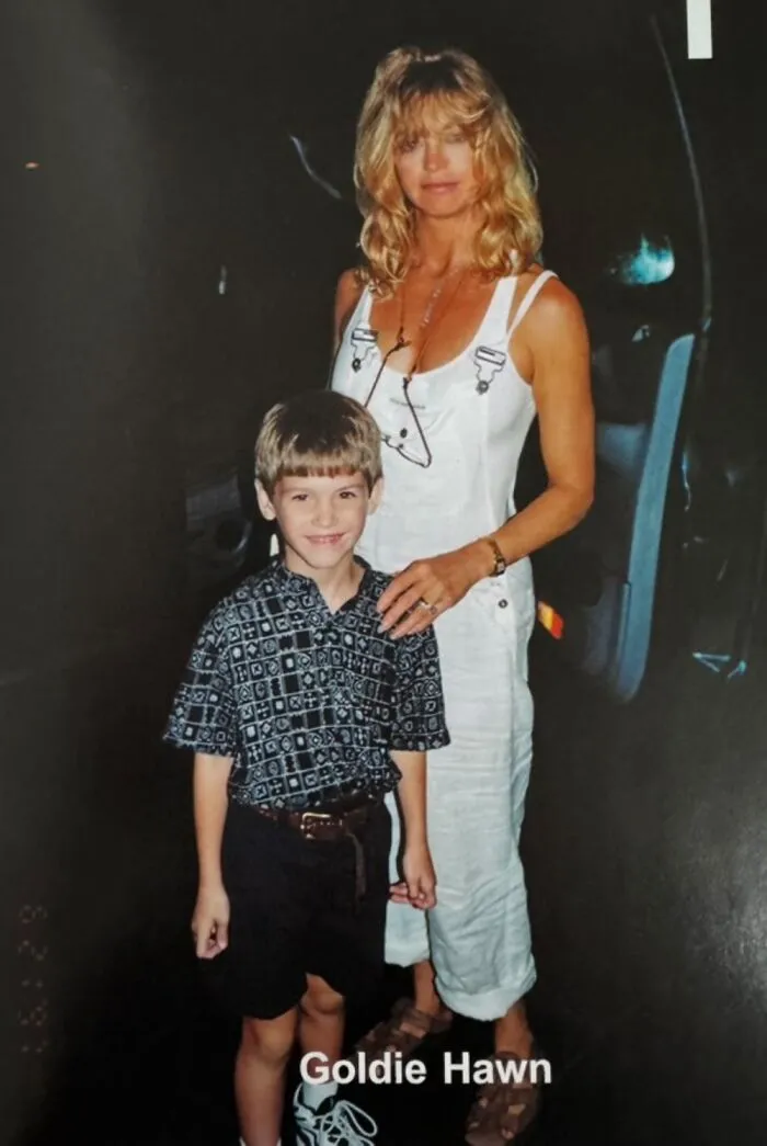 This Guy Has An Ongoing Photo Series With Celebrities Since He Was A Kid (28 New Pics)