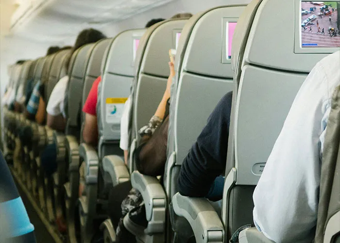 30 Outrageous In-Flight Moments That Made Everyone Regret Boarding
