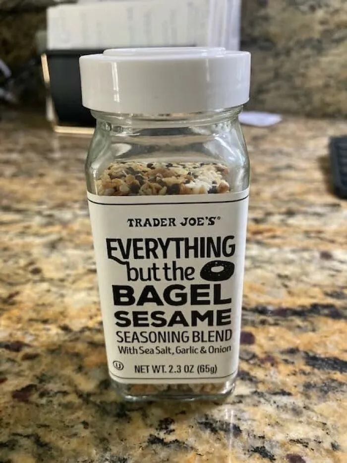It's Official: <a Style="Display:inline;" Href="Https://Www.amazon.com/Trader-Joes-Everything-Sesame-Seasoning/Dp/B06w9n8x9h?ie=utf8&th=1&linkcode=ll1&tag=bphamster-20&linkid=c7bcbca431974c1dd3185d47deb8a977&language=en_us&ref_=as_li_ss_tl" Target="_blank"><span Style="Font: Inherit; Color: #d74b1f;"> Trader Joe's Everything But The Bagel Seasoning </Span>  Is The Ultimate Pantry Staple For Anyone Who's Ever Uttered The Words "I'll Just Have Avocado Toast For Dinner"