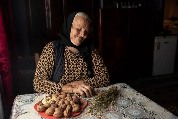 23 Powerful Images Of The World’s Invisible Women, By Michele Zousmer