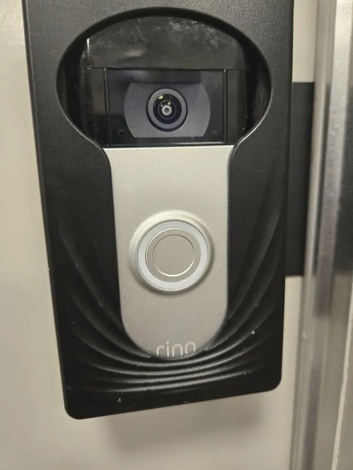 Creeps Beware: The <a Style="Display:inline;" Href="Https://Www.amazon.com/Ring-Battery-Doorbell-Indoor-Black/Dp/B0d9334qrc?ie=utf8&linkcode=ll1&tag=bpwoodpecker-20&linkid=bc4cfec76e5ee20a4a24240c0e007c7a&language=en_us&ref_=as_li_ss_tl" Target="_blank"><span Style="Font: Inherit; Color: #d74b1f;"> Ring Doorbell With Camera </Span>  Has Got Its Eye On You (And A Recording Of You Trying To Steal The Package)