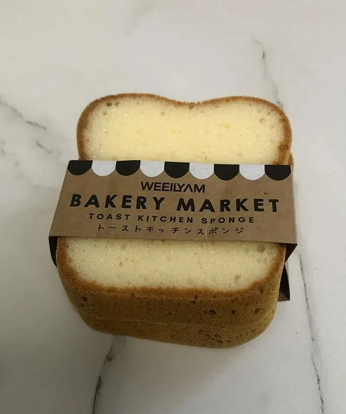 Doing The Dishes Is Now The Best Thing Since Sliced Bread Thanks To These Hilarious <a Style="Display:inline;" Href="Https://Www.amazon.com/Weeilyam-Compressed-Cellulose-Cleaning-Supplies/Dp/B09npq9c74?ie=utf8&linkcode=ll1&tag=bpgiraffe-20&linkid=d1dc509a3ac841ffea5f096701025cfa&language=en_us&ref_=as_li_ss_tl" Target="_blank"><span Style="Font: Inherit; Color: #d74b1f;"> Toast Sponges </Span>