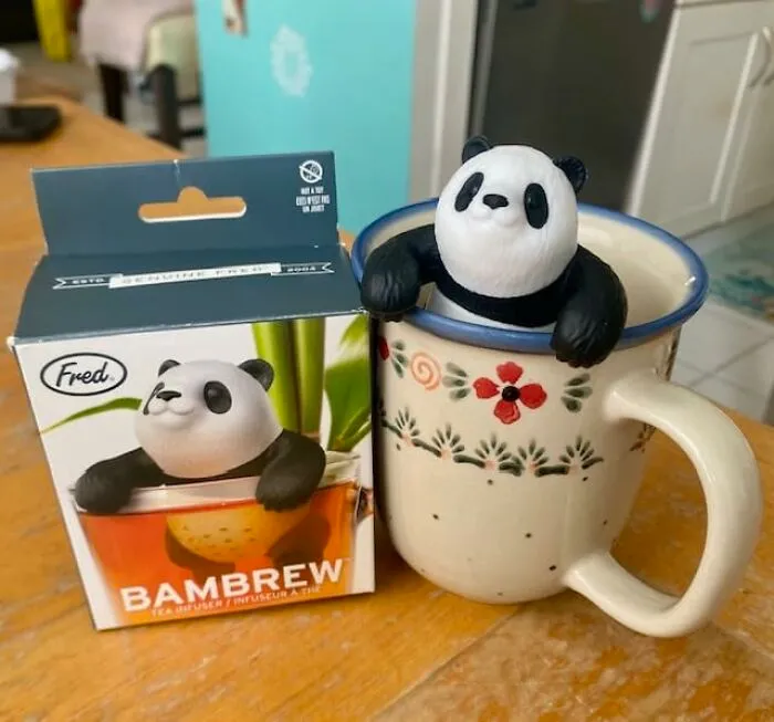 Make Your Afternoon Brew Exponentially More Adorable By Letting <a Style="Display:inline;" Href="Https://Www.amazon.com/Genuine-Fred-Bambrew-Flexible-Silicone/Dp/B0drd6kt6d?ie=utf8&th=1&linkcode=ll1&tag=bpsquid-20&linkid=6f378e96a30391a62fabddffd8556ef9&language=en_us&ref_=as_li_ss_tl" Target="_blank"><span Style="Font: Inherit; Color: #d74b1f;"> A Little Panda Tea Infuser </Span> Chill Out In Your Mug And Handle The Steeping Situation