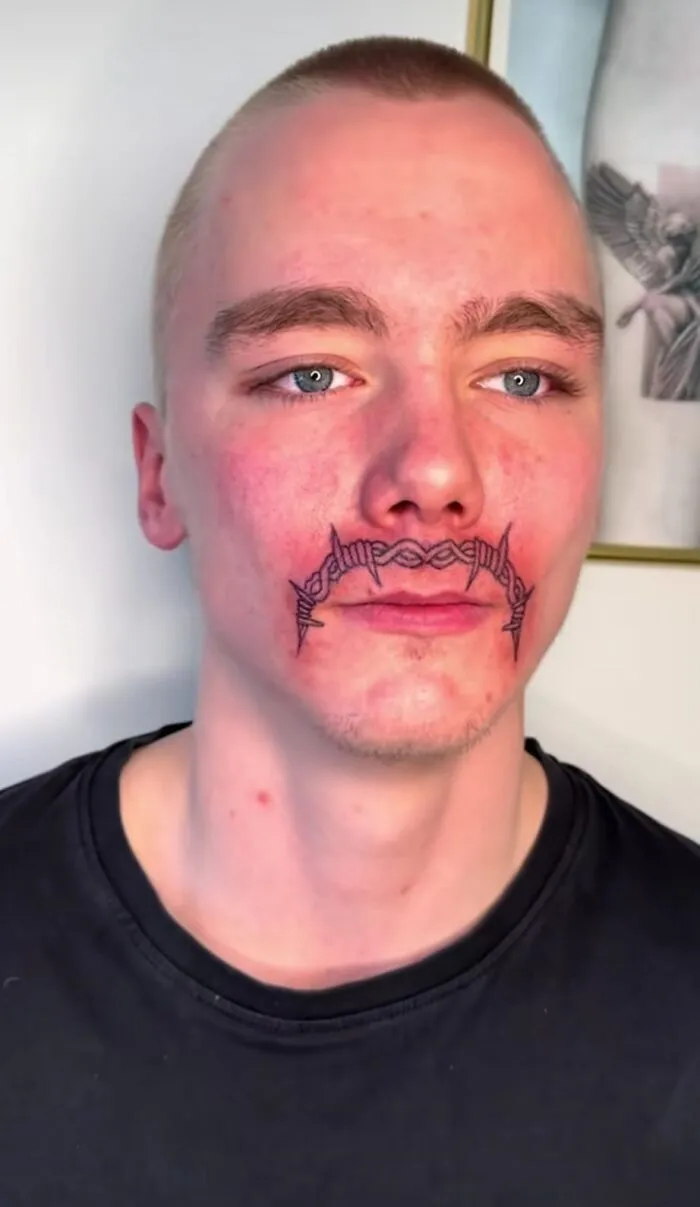 25 Personas que no se dan cuenta de lo horribles que son sus tatuajes (nuevas imágenes)