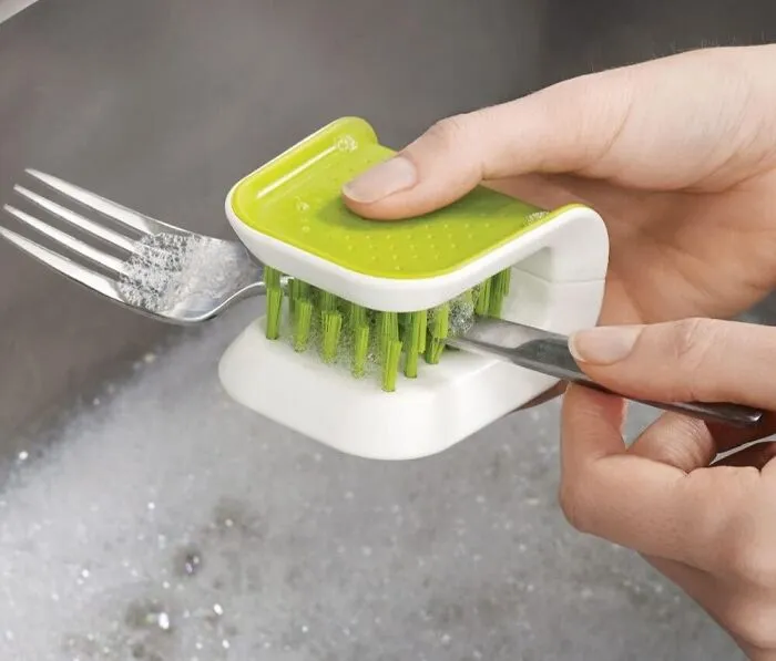Slice Through Grease And Grime With The <a Style="Display:inline;" Href="Https://Www.amazon.com/Dp/B01i6ugys2?ascsubtag=7843136%2c41%2c42%2cd%2c0%2c0%2c0%2c900%3a2%3b974%3a1%3b1338%3a1%2c59797917%2c0%2c0%2c0&btn_ref=srctok-Db1b6d8aaed7cd37&th=1&linkcode=ll1&tag=bplemon-20&linkid=fa378dd09cbb1869c55924e2942b997f&language=en_us&ref_=as_li_ss_tl" Target="_blank"><span Style="Font: Inherit; Color: #d74b1f;"> Bladebrush Knife And Cutlery Cleaner</Span>, A Masterful Tool That Leaves Your Knives And Utensils Sparkling Clean And Rid Of Hidden Bacteria 