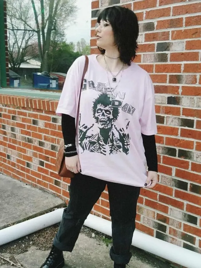 Show The World You're A Die-Hard Fan Of The Main Stage Masters With This Killer <a Style="Display:inline;" Href="Https://Www.amazon.com/Green-Day-Unisex-Adult-Standard-T-Shirt/Dp/B0cns44w9s?ie=utf8&linkcode=ll1&tag=bponion-20&linkid=829fc7853be7778f67c0d78618df8a0c&language=en_us&ref_=as_li_ss_tl" Target="_blank"><span Style="Font: Inherit; Color: #d74b1f;"> Green Day Zombie Tshirt</Span> That's Sure To Make Billie Joe Proud!