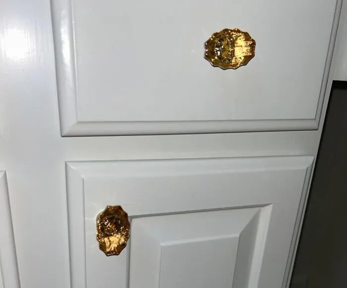 Level Up Your Home Decor Game With These Gorgeous <a Style="Display:inline;" Href="Https://Www.amazon.com/Shiny-Handles-Champagne-Crystal-Cabinet/Dp/B0c2hb4jds?ie=utf8&th=1&linkcode=ll1&tag=bpelk-20&linkid=8155546f295e438981559882342519d4&language=en_us&ref_=as_li_ss_tl" Target="_blank"><span Style="Font: Inherit; Color: #d74b1f;"> Crystal Door Cabinet Knobs</Span> - They Add A Touch Of Luxury To Even The Most Basic Cabinets