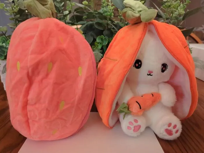 This <a Style="Display:inline;" Href="Https://Www.amazon.com/Yumeya-Reversible-Strawberry-Transformed-Decoration/Dp/B0dp7544wh?ie=utf8&th=1&linkcode=ll1&tag=bpcoyote-20&linkid=03efa28d0eef232ad2911b7c7ca90d2c&language=en_us&ref_=as_li_ss_tl" Target="_blank"><span Style="Font: Inherit; Color: #d74b1f;"> Cute Stuffed Bunny</Span> In A Carrot Hiding Spot Is The Ultimate Easter Surprise - Just Unzip And Reveal The Cuteness Inside