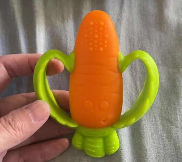 Little Ones Will Be Gnawing With Glee On This Adorable <a Style="Display:inline;" Href="Https://Www.amazon.com/Infantino-Bites-Textured-Carrot-Teether/Dp/B071hn7dyp?ie=utf8&th=1&linkcode=ll1&tag=bpcoyote-20&linkid=5d3d2ee54bd3fe8a106f8afd2bb5b3d4&language=en_us&ref_=as_li_ss_tl" Target="_blank"><span Style="Font: Inherit; Color: #d74b1f;"> Carrot Baby Teether</Span> - A Healthy And Hilarious Way To Soothe Sore Gums