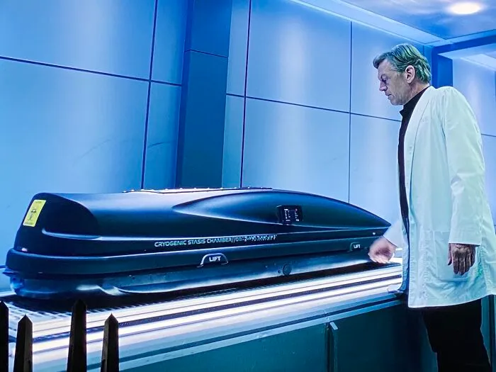 The Expanse S3e2 - A Car Topper Is Used As A Pediatric Cryo Stasis Pod
