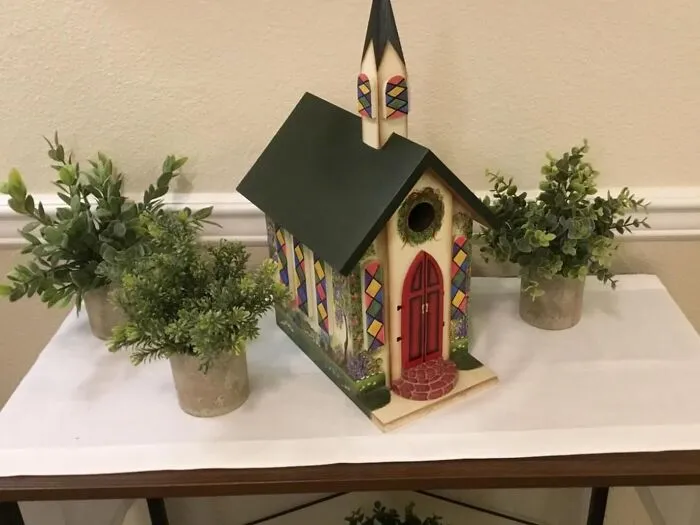 For The Millennials Who Can Barely Keep Themselves Alive, Let Alone A Succulent, <a Style="Display:inline;" Href="Https://Www.amazon.com/Potted-Artificial-Plastic-Eucalyptus-Decoration/Dp/B07vkjkfn2?ie=utf8&th=1&linkcode=ll1&tag=bpgrape-20&linkid=d5ae47d02485fb45b04e5490a13e2a42&language=en_us&ref_=as_li_ss_tl" Target="_blank"><span Style="Font: Inherit; Color: #d74b1f;"> Artificial Plant Sets </Span>  Are The Ultimate Low-Maintenance Decor Solution