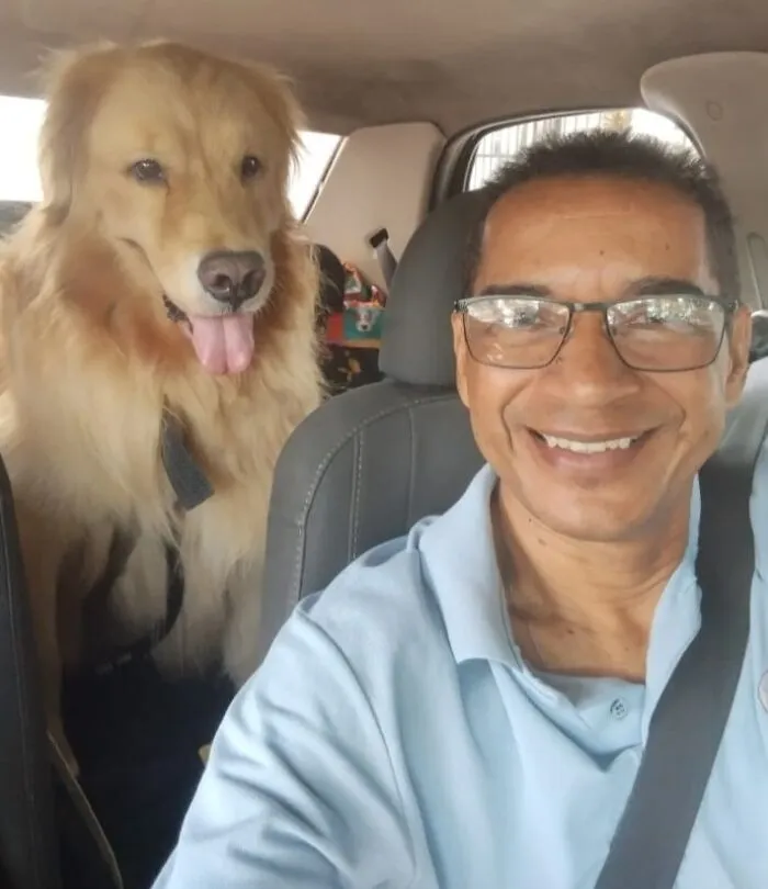 33 Times This “Pet Taxi” Driver Has Taken Cute Selfies With His Furry Customers (New Pics)