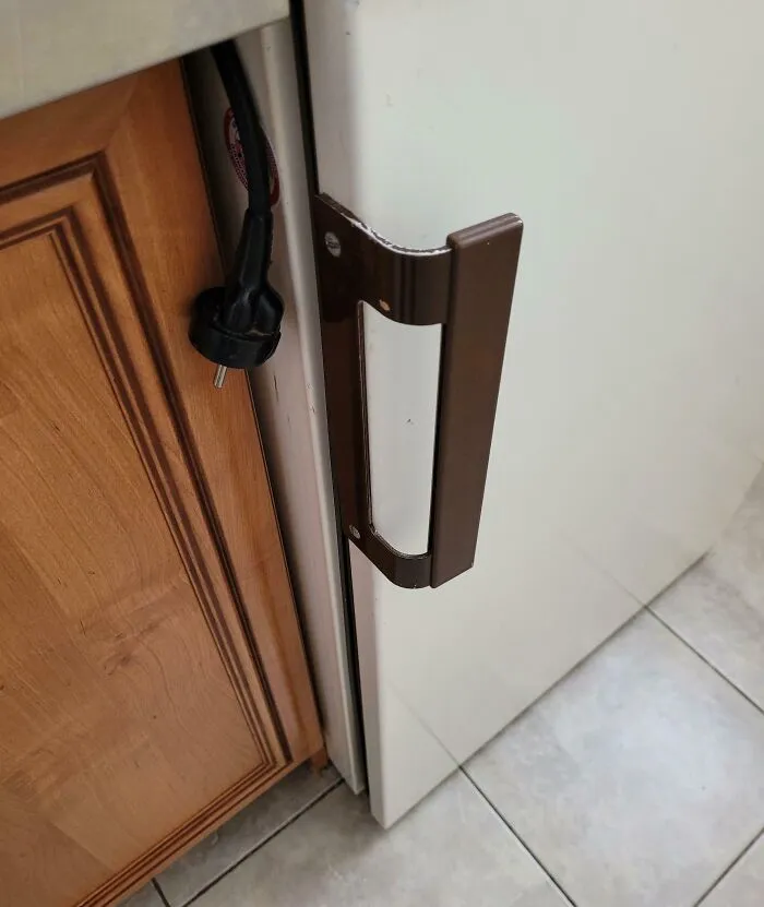 My Boss Thinks It's A Great Idea To Randomly Pull The Turn The Fridge Off To Save The Energy