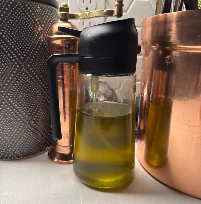 Because Drizzling Olive Oil Is So Fancy, But Also Kind Of A Mess, The <a Style="Display:inline;" Href="Https://Www.amazon.com/Trendplain-16oz-Dispenser-Bottle-Kitchen/Dp/B0cnk9cmq8?ie=utf8&th=1&linkcode=ll1&tag=bpwoodpecker-20&linkid=a0a2f9e39d6f94cd31c55100f02f2fbc&language=en_us&ref_=as_li_ss_tl" Target="_blank"><span Style="Font: Inherit; Color: #d74b1f;"> Olive Oil Sprayer </Span>  Is The Perfect Solution For Cooking Like A Pro 