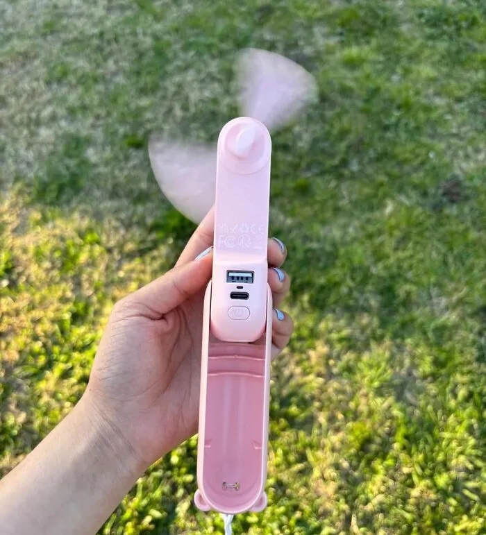 The <a Style="Display:inline;" Href="Https://Www.amazon.com/Rechargeable-Handheld-Portable-Operated-Flashlight/Dp/B07qk9c9kt?ie=utf8&th=1&linkcode=ll1&tag=bphamster-20&linkid=9627ab7b50ee2c60d90c041a2beb03a0&language=en_us&ref_=as_li_ss_tl" Target="_blank"><span Style="Font: Inherit; Color: #d74b1f;"> Jisulife Handheld Mini Fan </Span> Is The Pint-Sized Powerhouse That'll Keep You Cool, Calm, And Collected Even In The Most Sweltering Situations