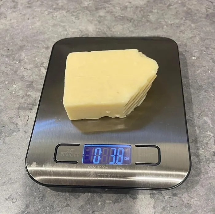 Bakers And Chefs, Rejoice! The <a Style="Display:inline;" Href="Https://Www.amazon.com/Etekcity-Multifunction-Stainless-Batteries-Included/Dp/B0113uzje2?ie=utf8&th=1&linkcode=ll1&tag=bphamster-20&linkid=d331c95371c0af503afd9753274ba81f&language=en_us&ref_=as_li_ss_tl" Target="_blank"><span Style="Font: Inherit; Color: #d74b1f;"> Stainless Steel Kitchen Scale </Span> Is The Secret Ingredient To Making Your Culinary Creations Go From "Meh" To "Mmmm", With Precision Measurements That'll Make Even The Most Discerning Foodies Swoon