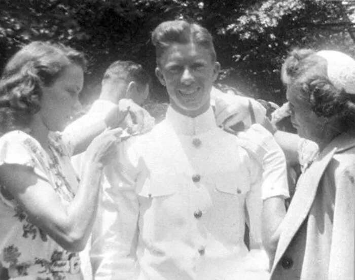 Jimmy Carter At His Naval Graduation With His Future Wife Rosalynn And His Mother On June 5, 1946. He Died At The Age Of 100