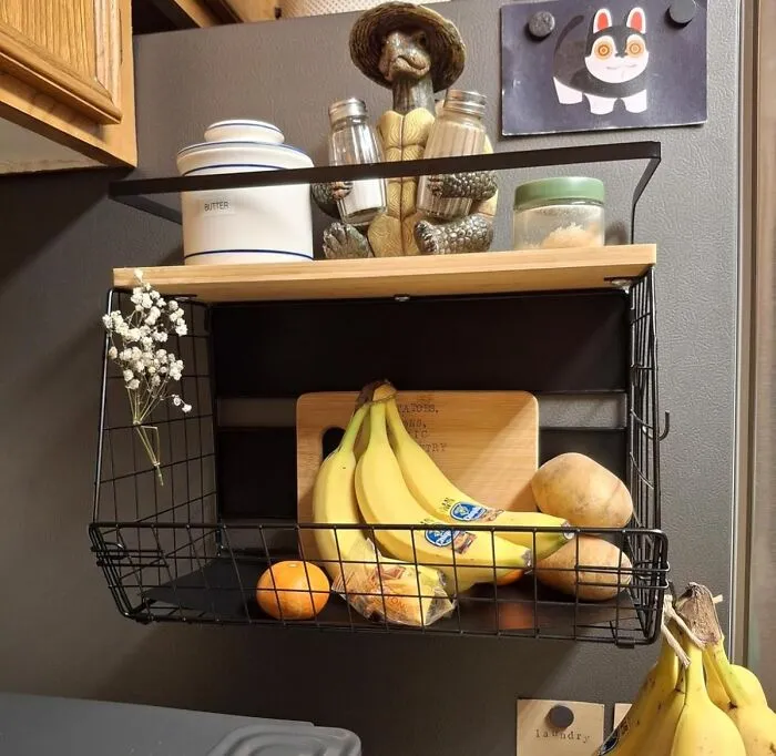 Add A Touch Of Modern Magic To Your Kitchen With The <a Style="Display:inline;" Href="Https://Www.amazon.com/Magnetic-Refrigerator-Storage-Organizers-Container/Dp/B0c61krrg4?ie=utf8&th=1&linkcode=ll1&tag=bpgorilla-20&linkid=ddd924aee089def3b7fb5ed097a623f2&language=en_us&ref_=as_li_ss_tl" Target="_blank"><span Style="Font: Inherit; Color: #d74b1f;"> Magnetic Fruit Basket</Span>, A Clever And Stylish Way To Keep Your Favorite Fruits Within Easy Reach, Without Taking Up Precious Counter Space