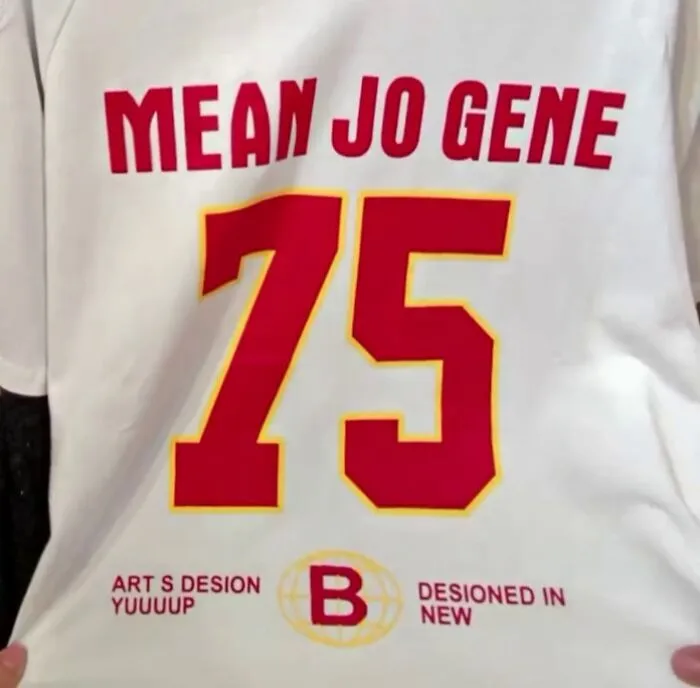 32 Japanese Shirts That Accidentally Perfected Comedy With Their Awful Translations