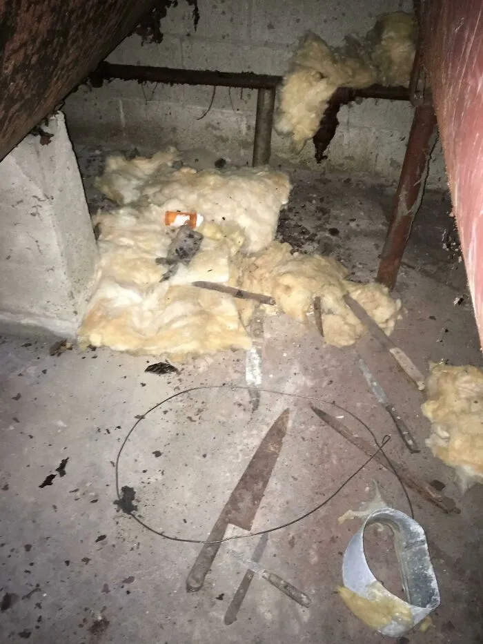 Acabo de alquilar una casa. Viene con una sala de cuchillos propia