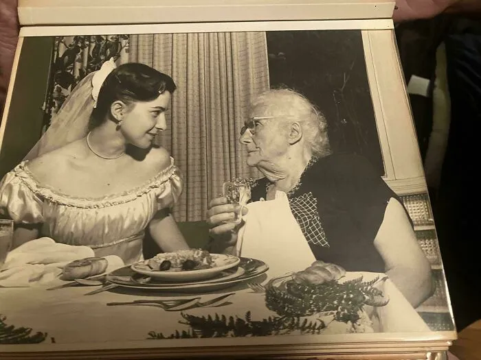 Mi abuela y su abuela, 1949