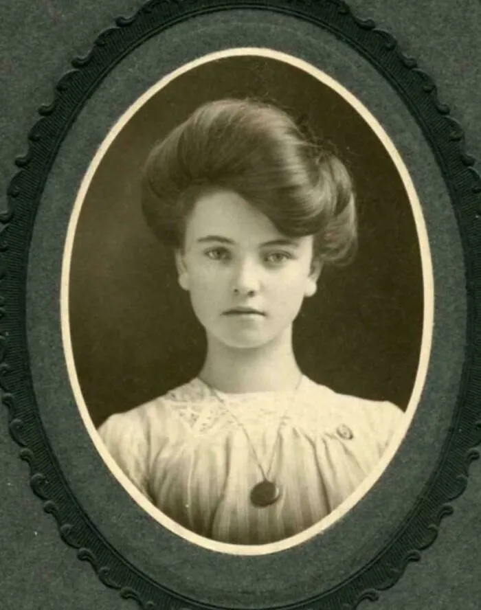 Mujer de la época eduardiana, 1910