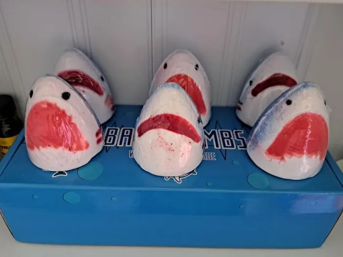 Make Bath Time An Adventure By Dropping One Of These <a Style="Display:inline;" Href="Https://Www.amazon.com/Shark-Bombs-Surprise-Inside-Animals/Dp/B0cjxtp244?ie=utf8&th=1&linkcode=ll1&tag=bpapple-20&linkid=21192b7a3554c6426b4f040e178c0ab4&language=en_us&ref_=as_li_ss_tl" Target="_blank"><span Style="Font:inherit;color:#d74b1f;"> Shark Bath Bombs</Span> And Prepare For A Colourful, Bubbly Surprise, Without Having To Fear For Great White Sharks