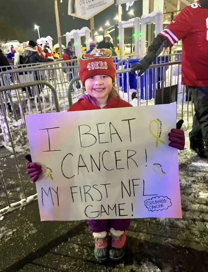 Mia, de 8 años, venció el cáncer y asistió a su primer partido de la NFL