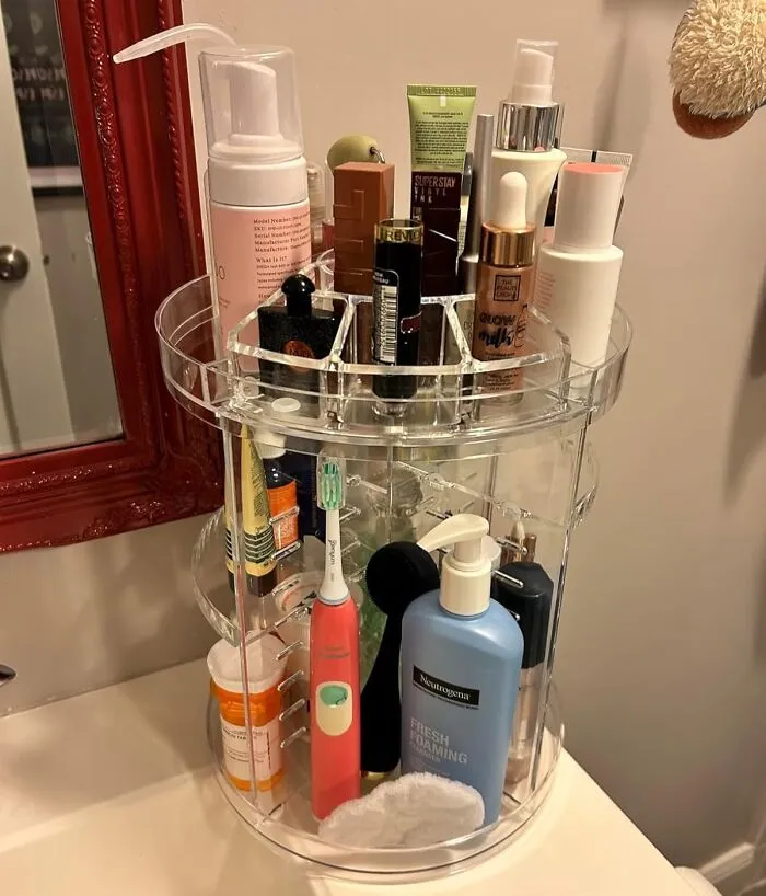 Spin Your Way To Makeup Perfection With This Space-Saving <a Style="Display:inline;" Href="Https://Www.amazon.com/Ameitech-Organizer-Adjustable-Lipsticks-Transparent/Dp/B073s4pq6h?ie=utf8&th=1&linkcode=ll1&tag=bpworm-20&linkid=a67364484f5efe126fff0326392ea200&language=en_us&ref_=as_li_ss_tl" Target="_blank"><span Style="Font: Inherit; Color: #d74b1f;"> Rotating Makeup Shelf</Span> – Because Finding Your Favorite Lipstick Shouldn't Be A Scavenger Hunt