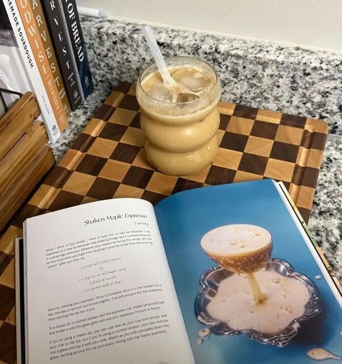 Mom's Countertop Is About To Look Like It Belongs On A Cool Pinterest Board Thanks To This Trendy <a Style="Display:inline;" Href="Https://Www.amazon.com/Thetchry-Large-Cutting-Boards-Kitchen/Dp/B0cyznhlrr?ie=utf8&th=1&linkcode=ll1&tag=bplamb-20&linkid=d98e304557d2808a9de26d71e8002049&language=en_us&ref_=as_li_ss_tl" Target="_blank"><span Style="Font: Inherit; Color: #d74b1f;"> Checkered Wood Cutting Board </Span