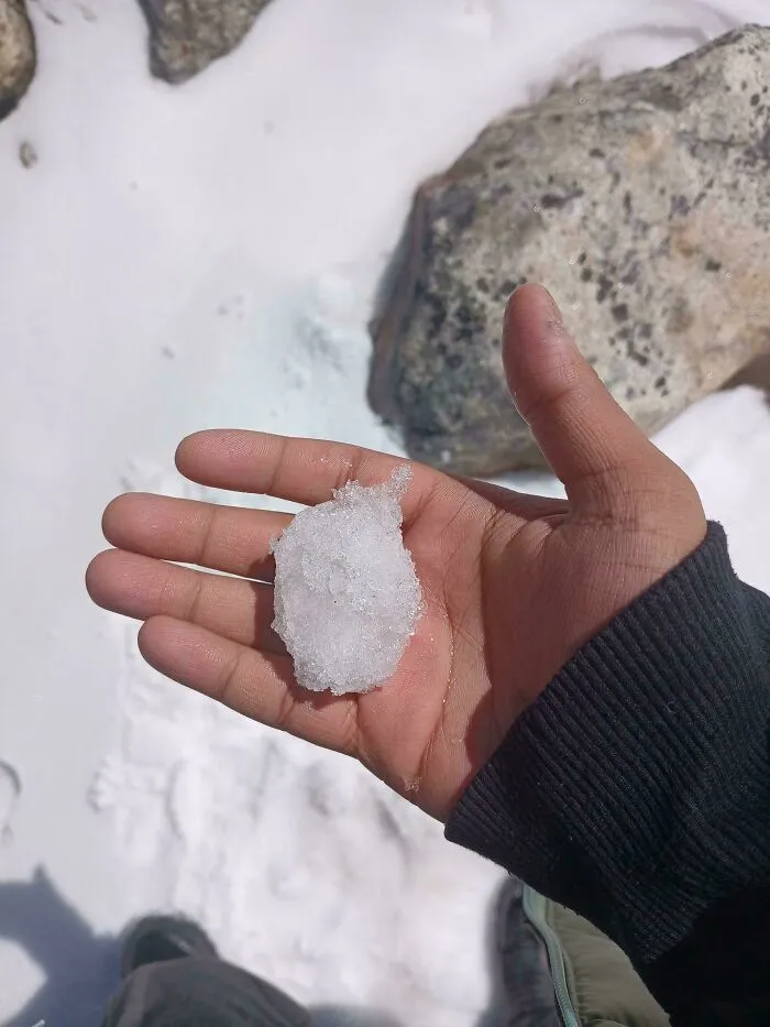Touched Snow For The First Time.. Feeling Heppi:3
