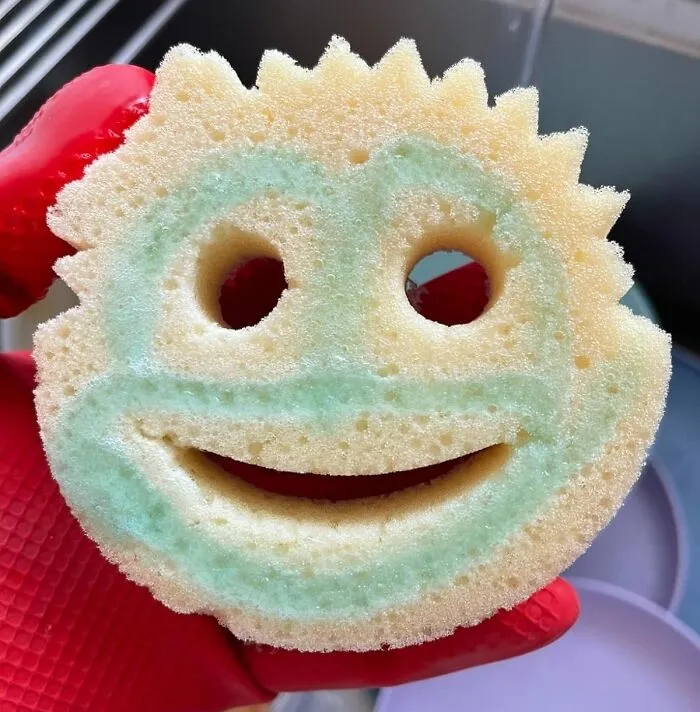 That Pile Of Dishes Giving You The "Are You Serious Right Now?" Wednesday Glare Is About To Meet Its Surprisingly Cheerful Match In These <a Style="Display:inline;" Href="Https://Www.amazon.com/Scrub-Daddy-Mommy-Non-Scratch-Multi-Surface/Dp/B0cj1b6d6s?ie=utf8&th=1&linkcode=ll1&tag=bporange-20&linkid=fc6d984ba5f5fbf2dc1b97e0fcaa080c&language=en_us&ref_=as_li_ss_tl" Target="_blank"><span Style="Font: Inherit; Color: #d74b1f;"> Scrub Daddy Sponges </Span>, Making The Task Almost... Not Terrible