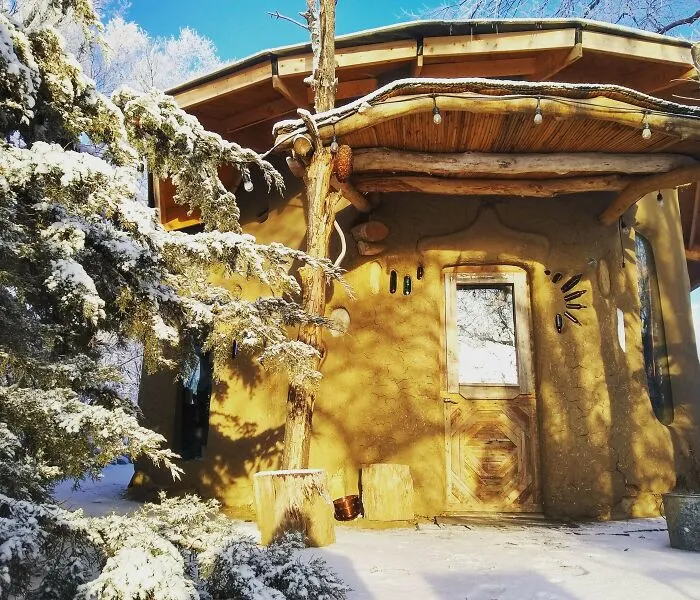 Building My Cob House. Two Hands And A Dream