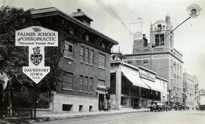 Davenport. Palmer School Of Chiropractic, Iowa