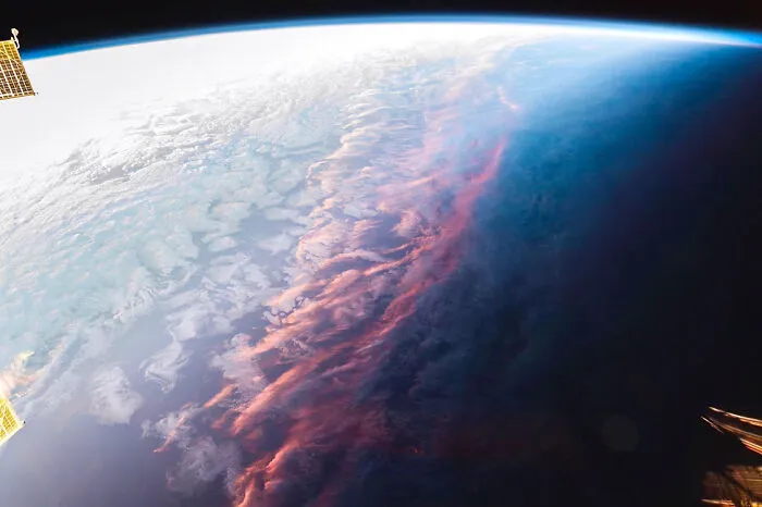 Así se ve el atardecer desde el espacio
