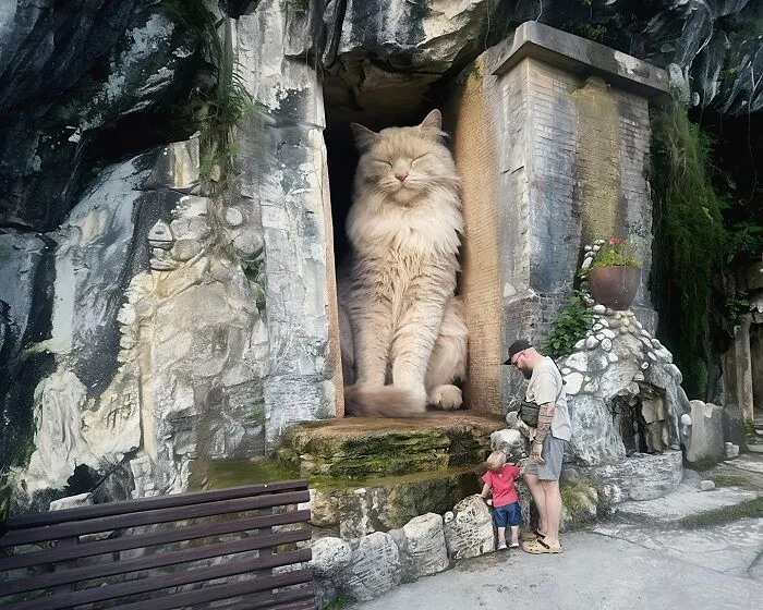 If Cats Were Giants: 24 Surreal Images Created By This Artist (New Pics)