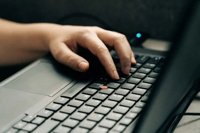30 Unethical Work Hacks That Absolutely No One Should Ever Try