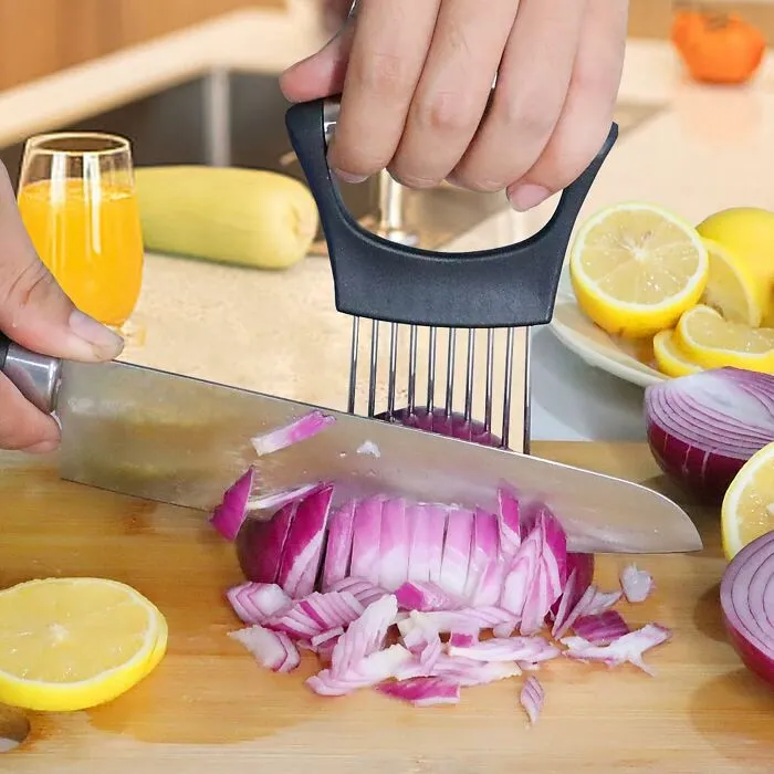 Slice, Dice, And Conquer The Tears With This <a Style="Display:inline;" Href="Https://Www.amazon.com/Jayvar-Onion-Holder-Vegetable-Assistant/Dp/B0c9zgmn9d?dib=eyj2ijoimsj9.kmzhgkxzowsmrlm3bgqt5znt8gbnbq8flw9fqvvw6ynuocmsyftlx5swbkyikl4thenauvkxzmlbkcsswliq3seepdsrv1qikju-Apwc6fdfm1fdtskpx2eth0recrmj-St6oqqq3qkoezymtbi-Ra.zbfdp4kzcqqdoou2katbstjqzel1gulqi35vhcngmye&dib_tag=se&qid=1744290740&s=kitchen&sr=1-102&xpid=dslhlndh3c6rw&linkcode=ll1&tag=bpgazelle-20&linkid=8282cbfdf26d0aa20f51bb8e7a3e0af6&language=en_us&ref_=as_li_ss_tl" Target="_blank"><span Style="Font: Inherit; Color: #d74b1f;"> Onion Holder For Slicing</Span> That's Like A Therapist For Your Tear Ducts - It's Got Your Back (And Your Eyes) While You're Chopping Away!